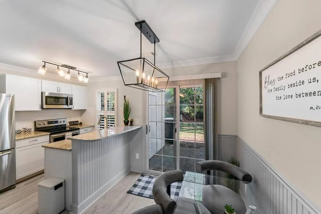 Vakantiehuis Golf Oasis Modern Townhome! Charlotte