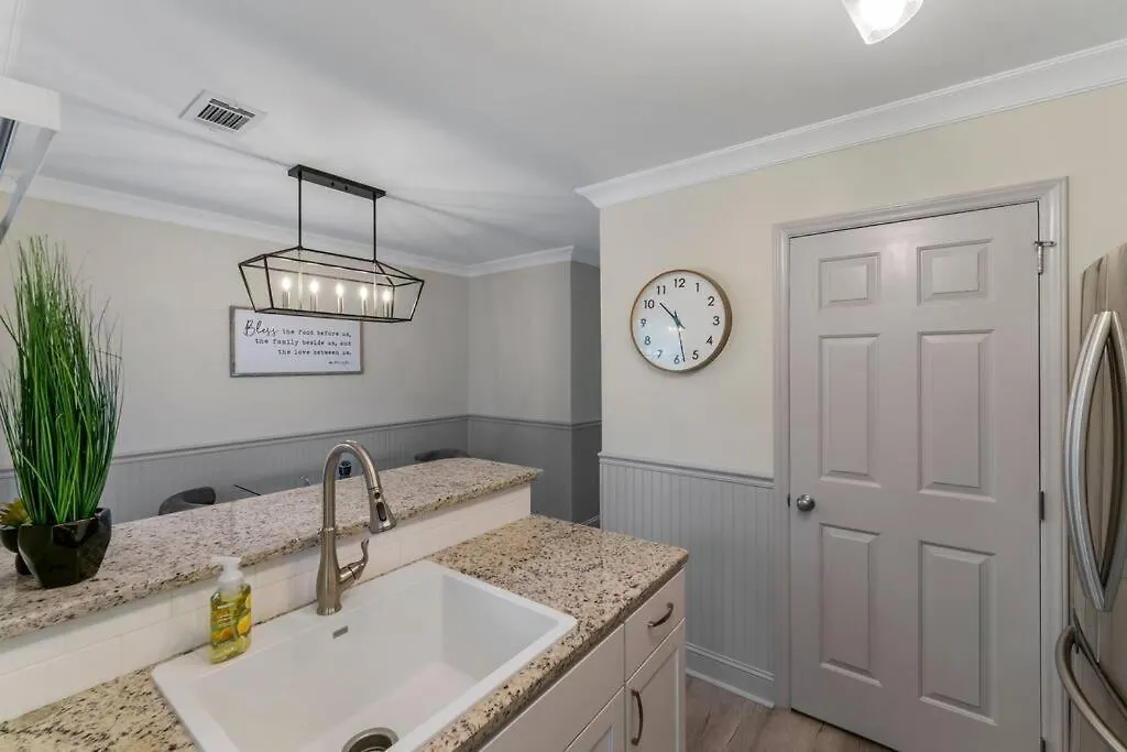 Golf Oasis Modern Townhome! Charlotte 0*,  Verenigde Staten